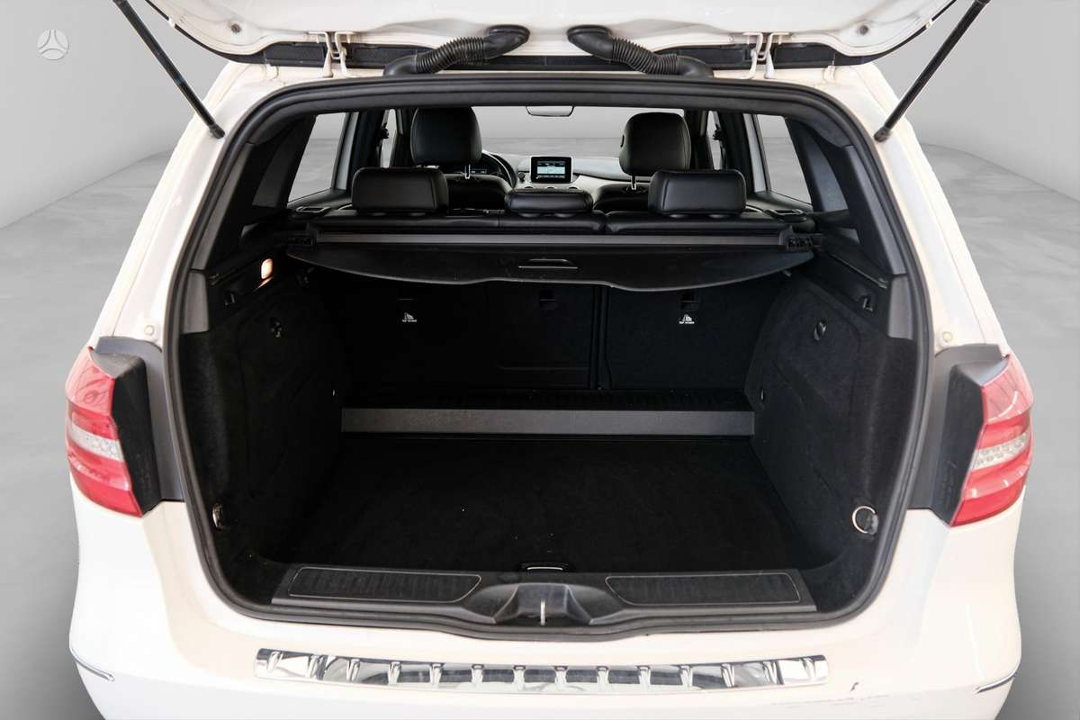 Mercedes-Benz B180 2014 — photo 13