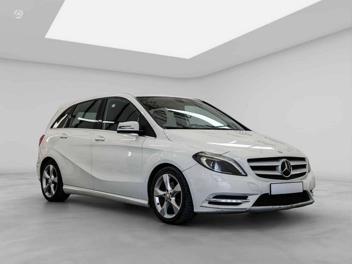Mercedes-Benz B180 2014 — engine 1800 cm³, 136 HP (100kW)