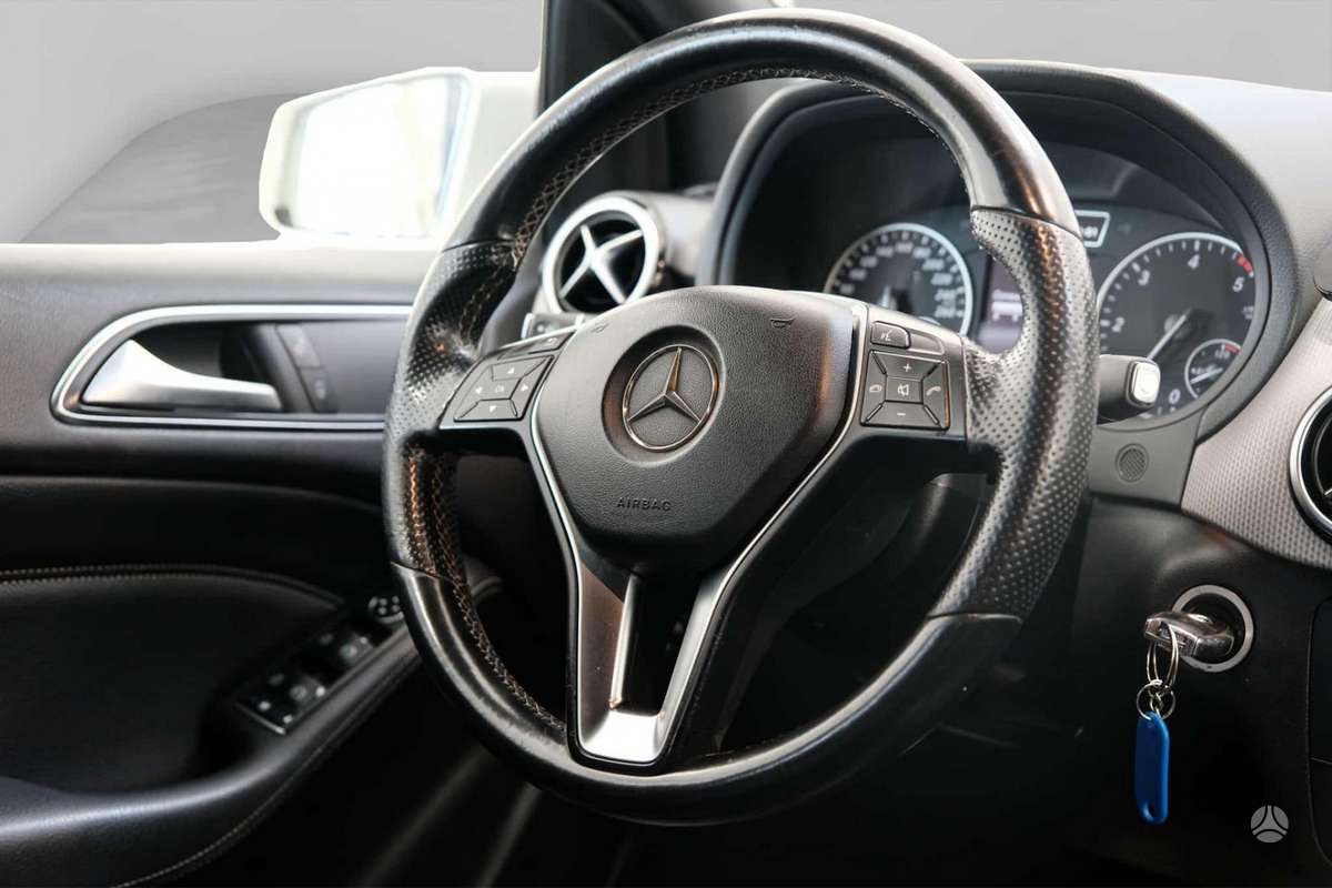 Mercedes-Benz B180 2014 — photo 6
