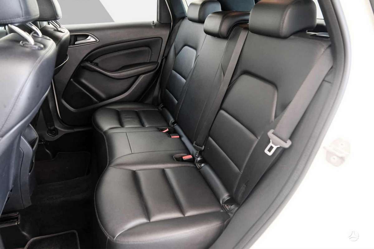 Mercedes-Benz B180 2014 — photo 8
