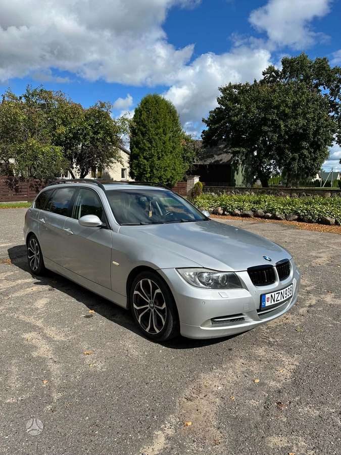 BMW 330, 2006
