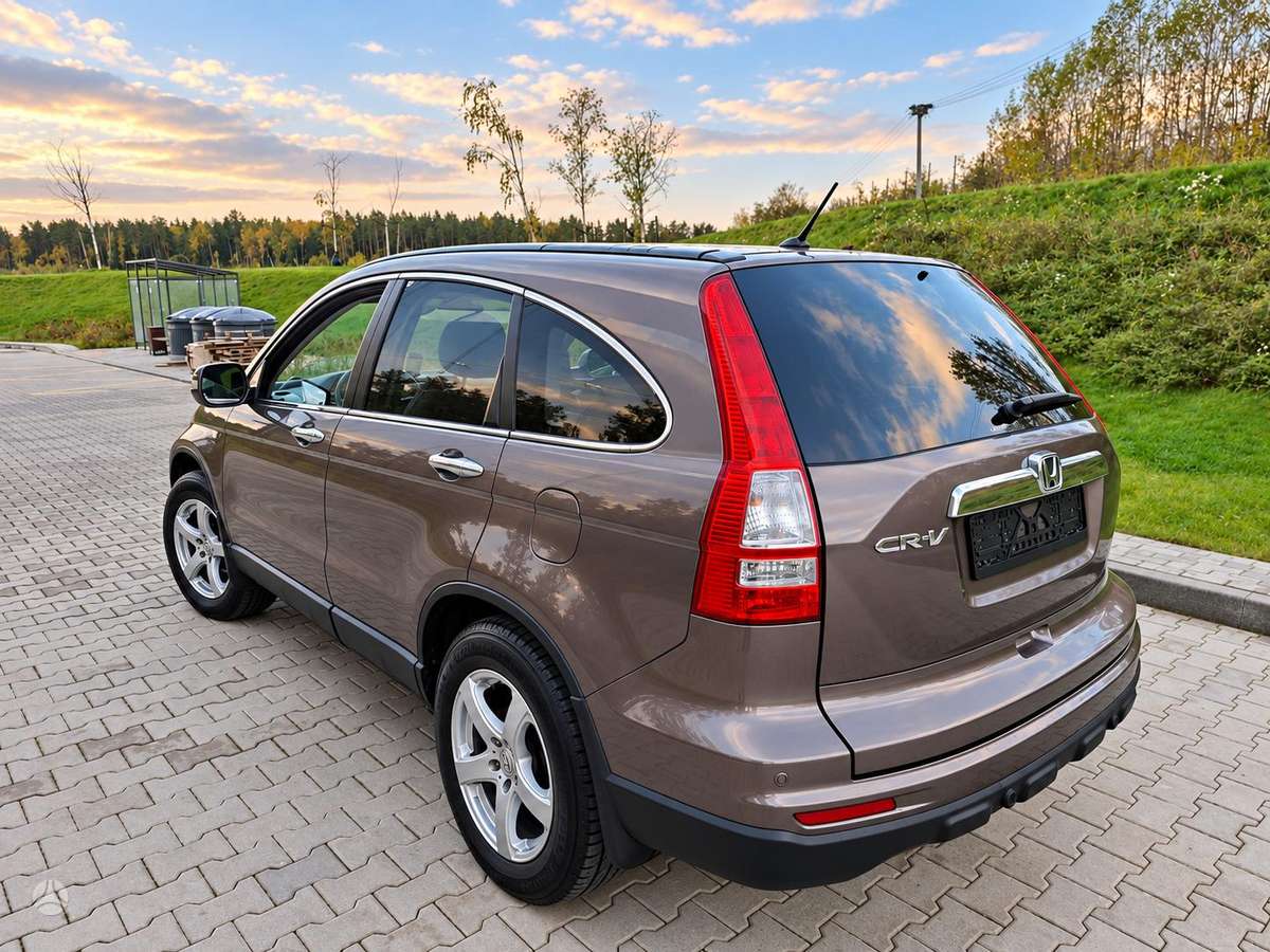 Honda CR-V 2011 — engine 2199 cm³, 150 HP (110kW)
