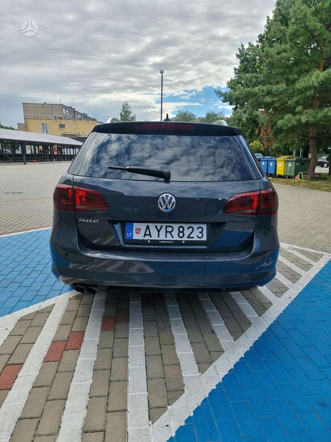Volkswagen Passat 2012 — photo 8