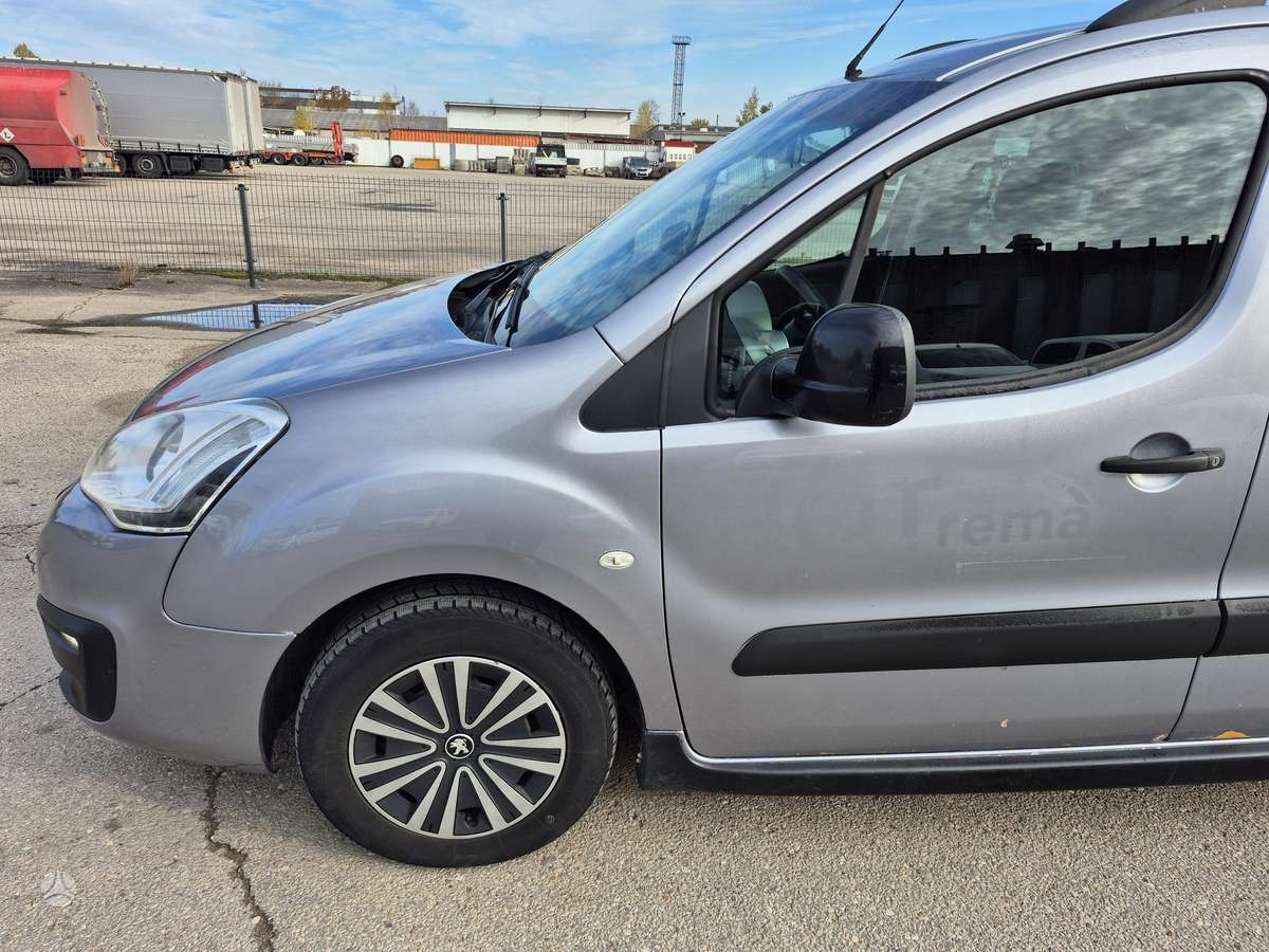 Citroen Berlingo 2015 — салон