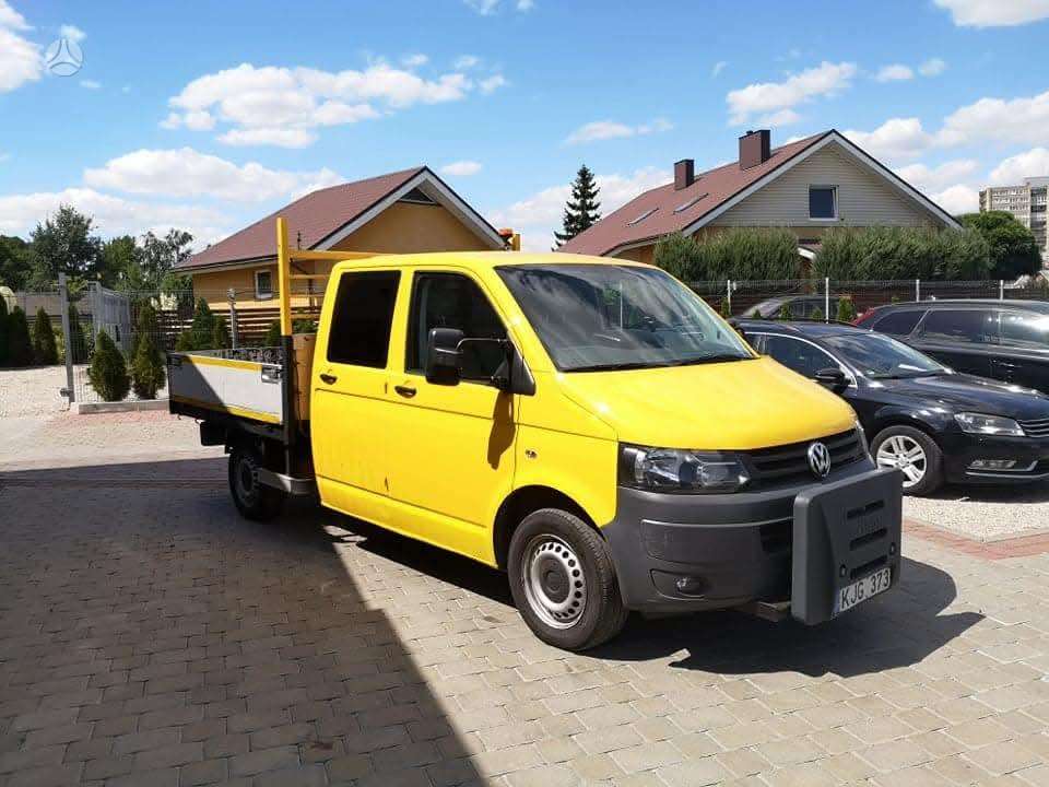 Volkswagen Transporter 2013 — rear view