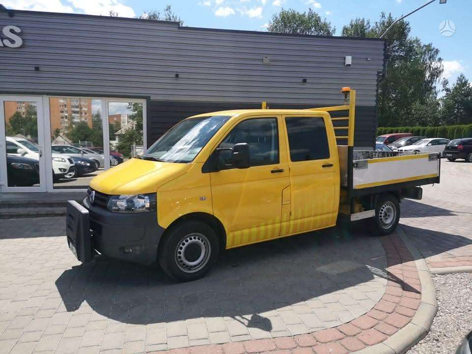 Volkswagen Transporter 2013 — interior