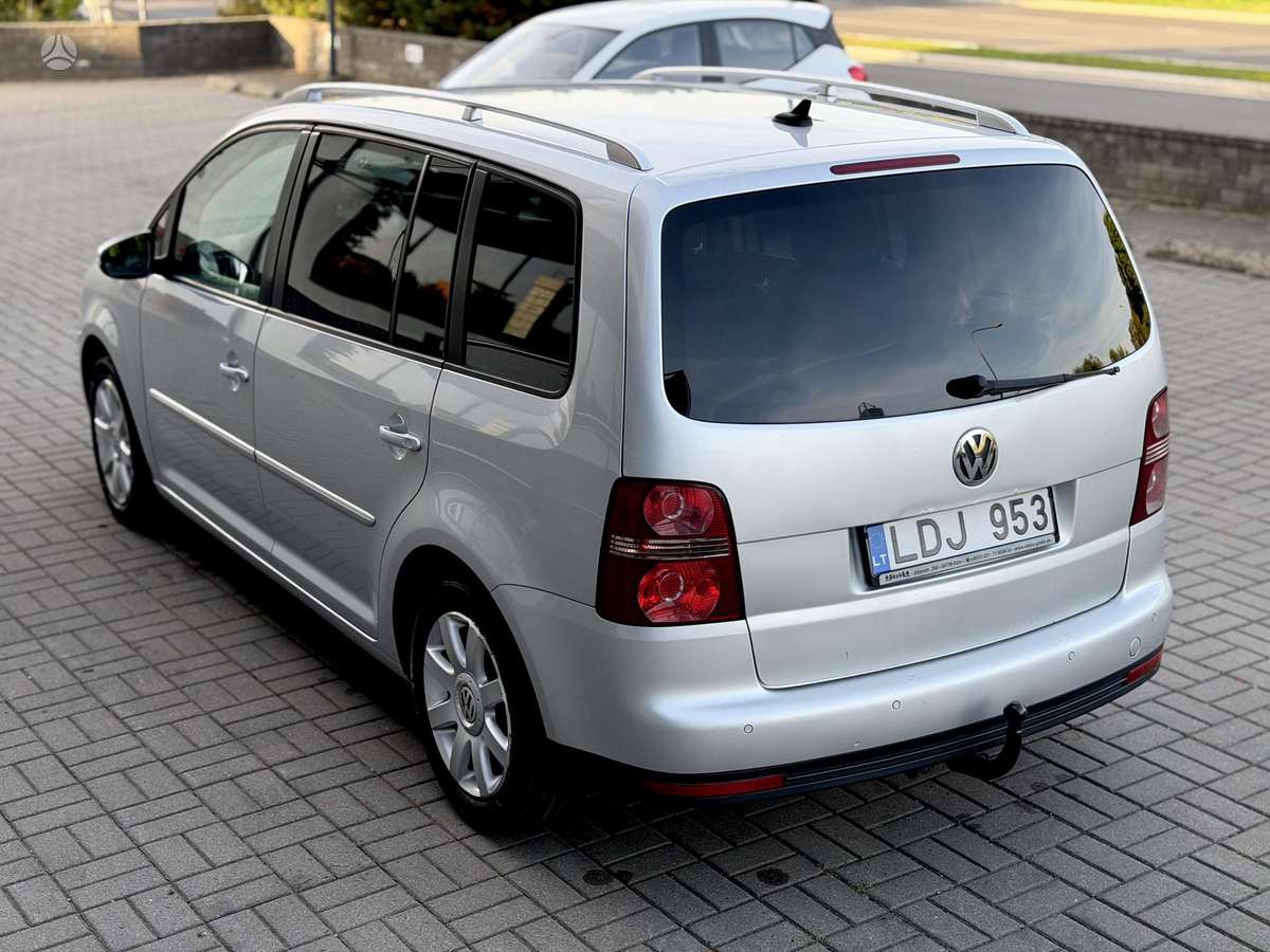 Volkswagen Touran 2010 — photo 5