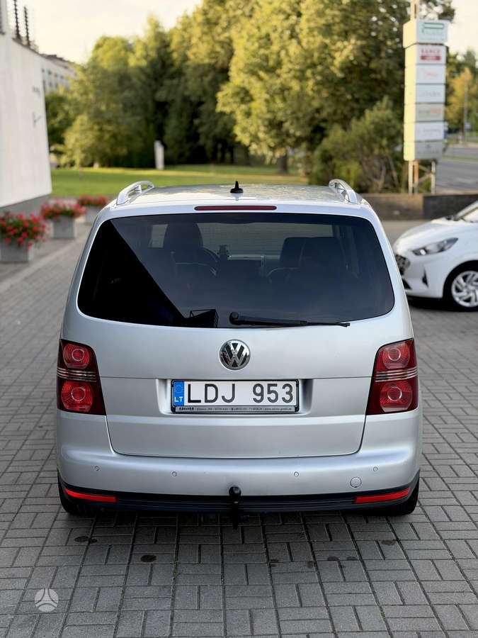 Volkswagen Touran 2010 — photo 6