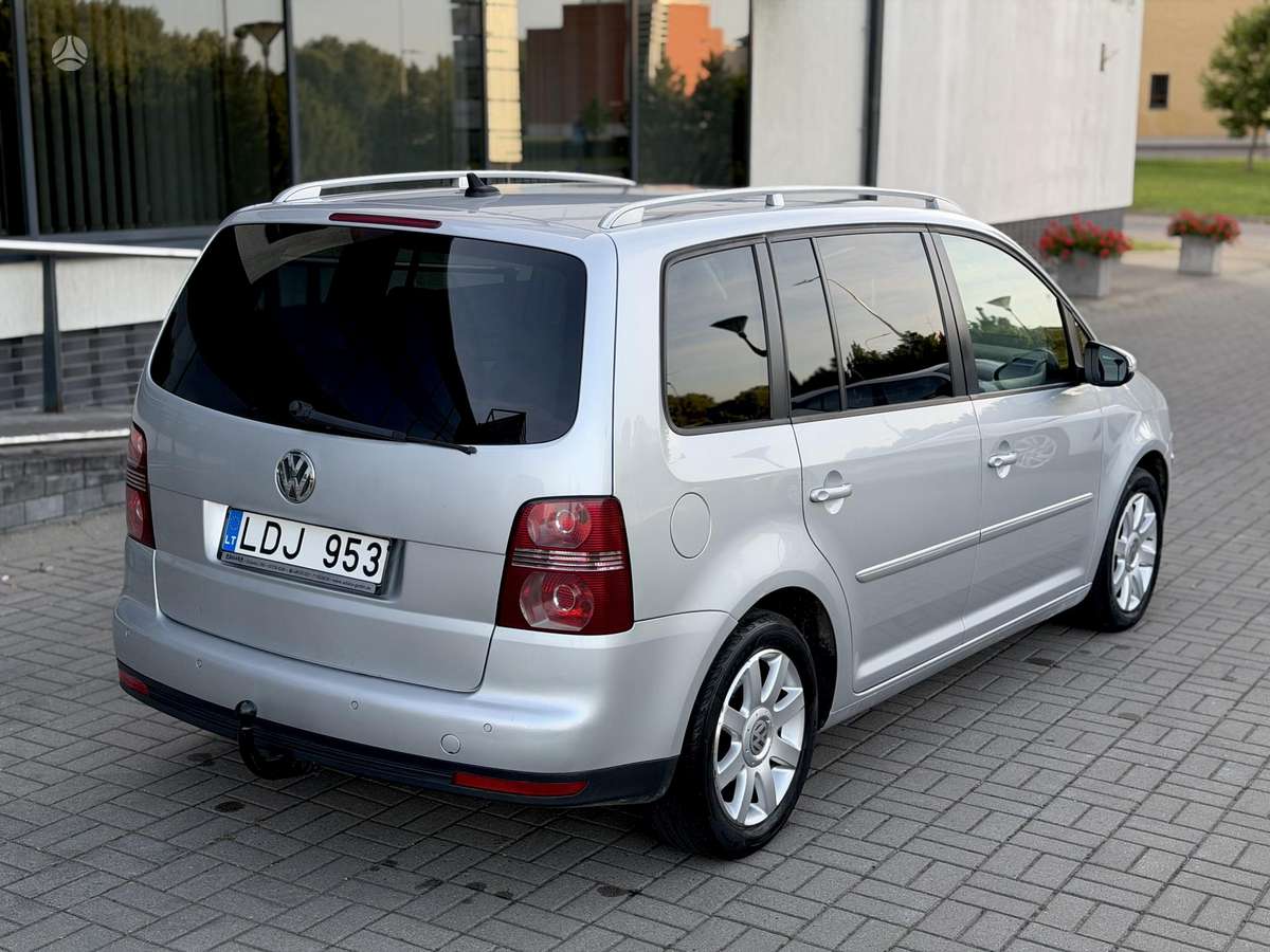 Volkswagen Touran 2010 — photo 7