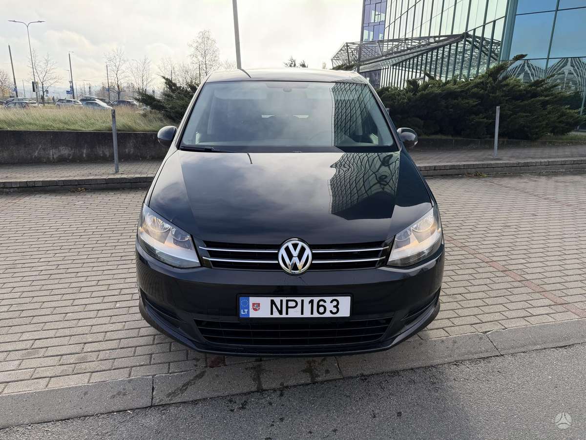 Volkswagen Sharan 2011 — rear view