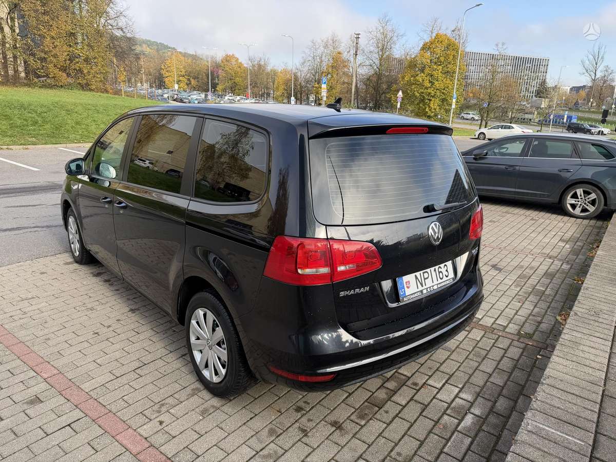 Volkswagen Sharan 2011 — photo 7