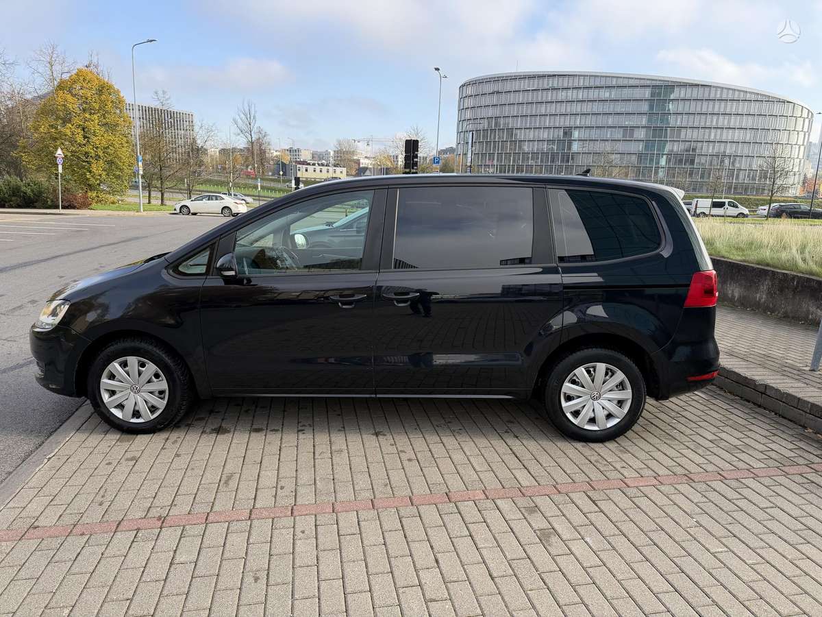 Volkswagen Sharan 2011 — photo 8