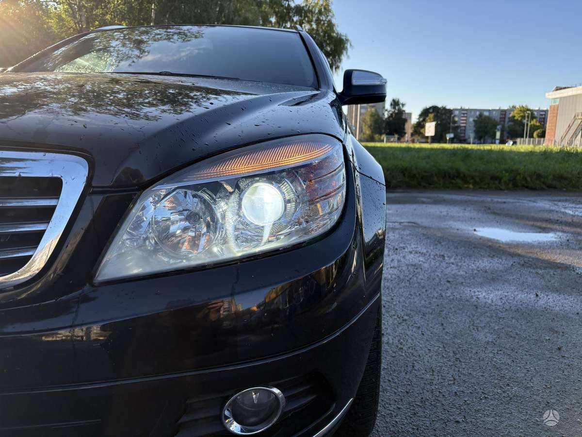 Mercedes-Benz C220 2008 — photo 12