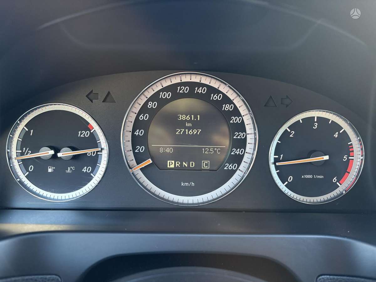 Mercedes-Benz C220 2008 — photo 16