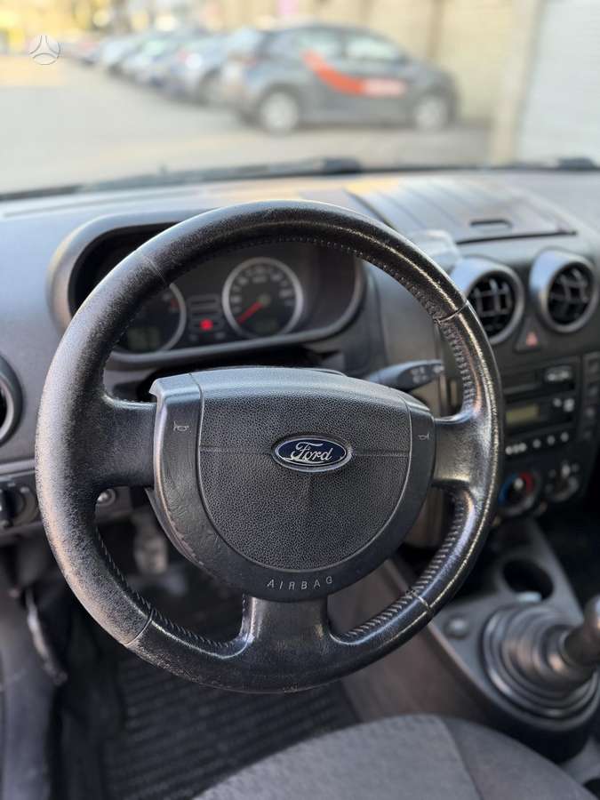 Ford Fusion 2004 — фото 18