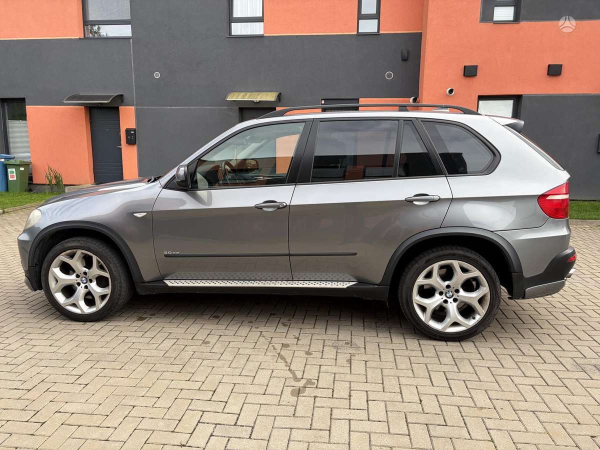 BMW X5 2009 — авто для ЗСУ з Європи