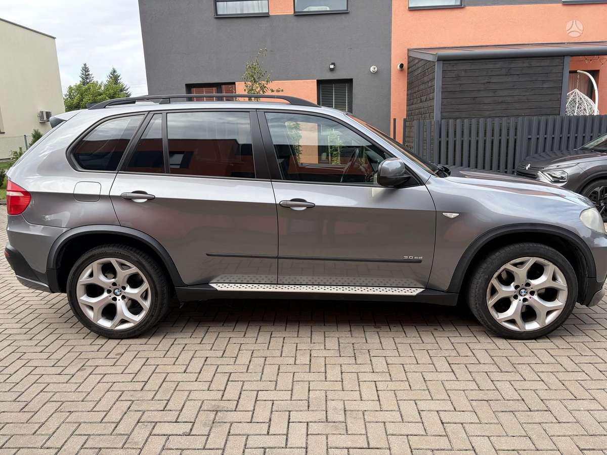 BMW X5 2009 — вигляд ззаду