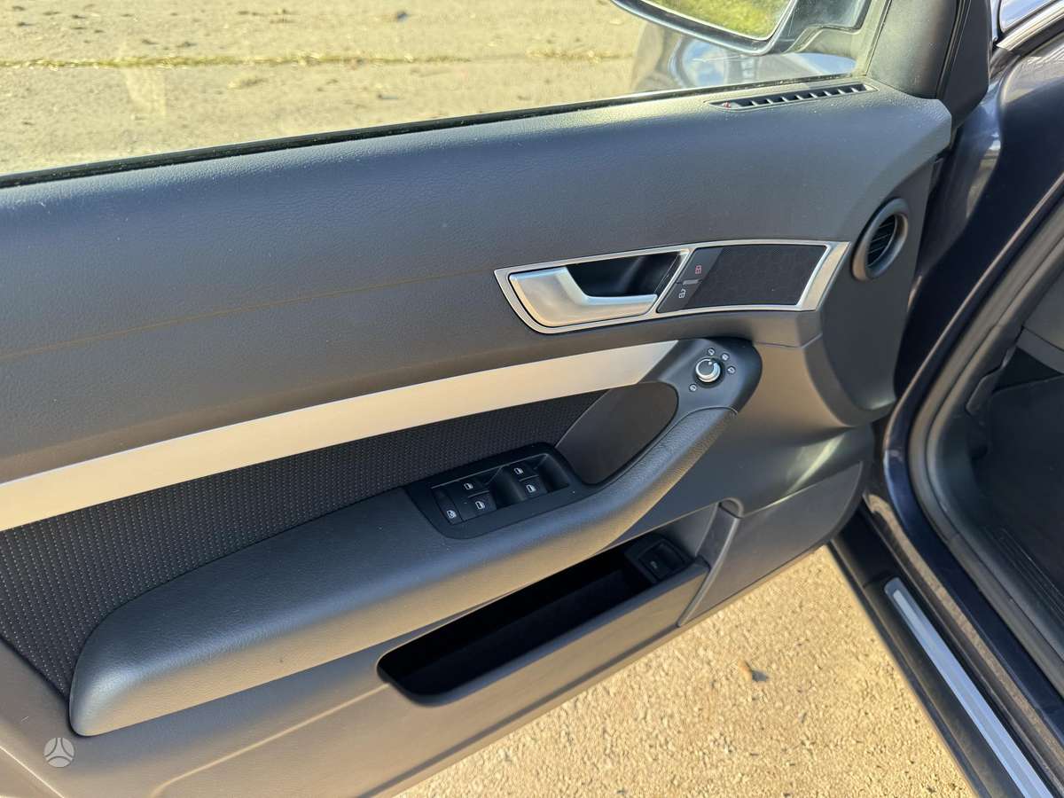 Audi A6 2010 — photo 12