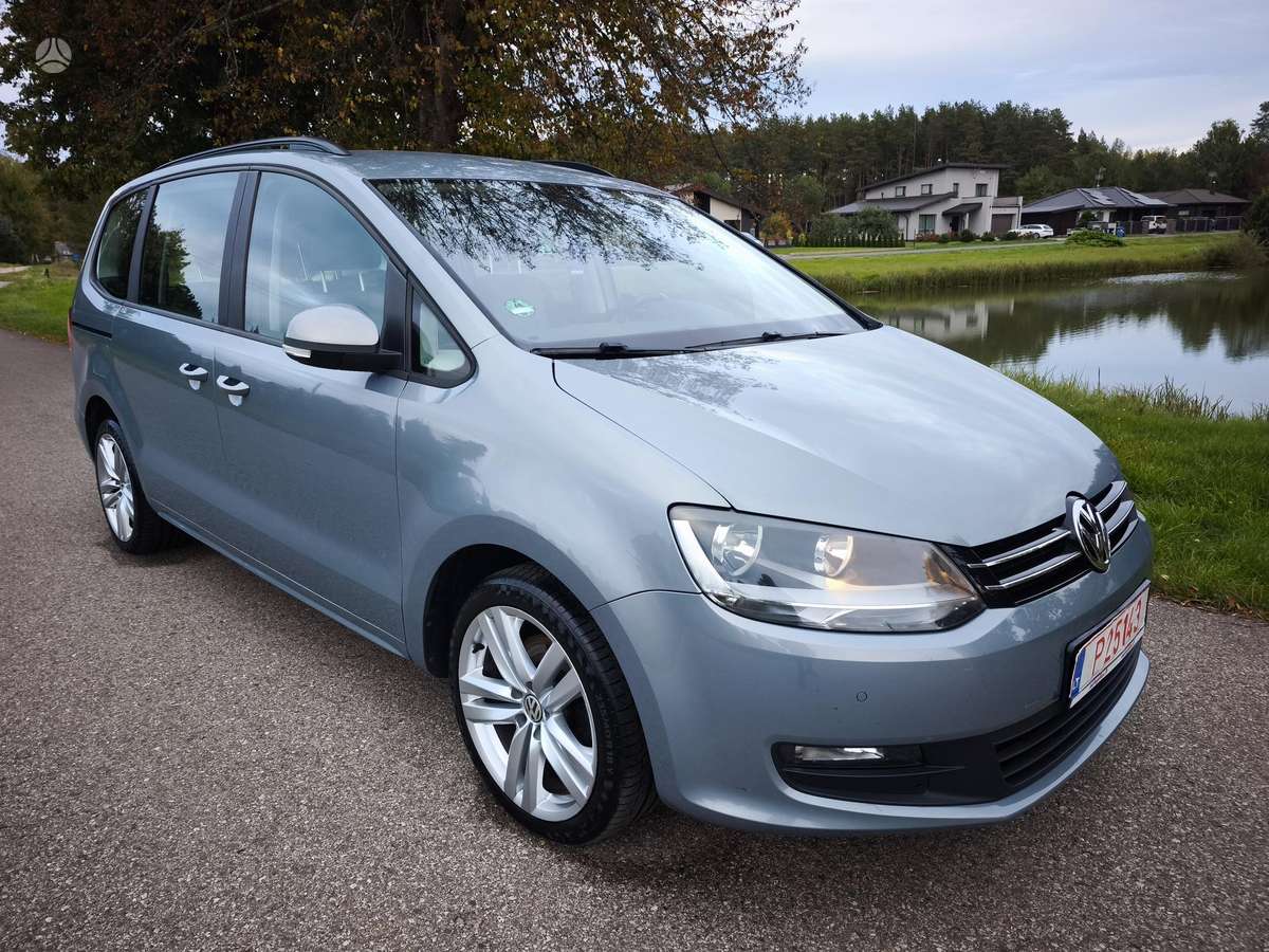 Volkswagen Sharan 2011 — rear view