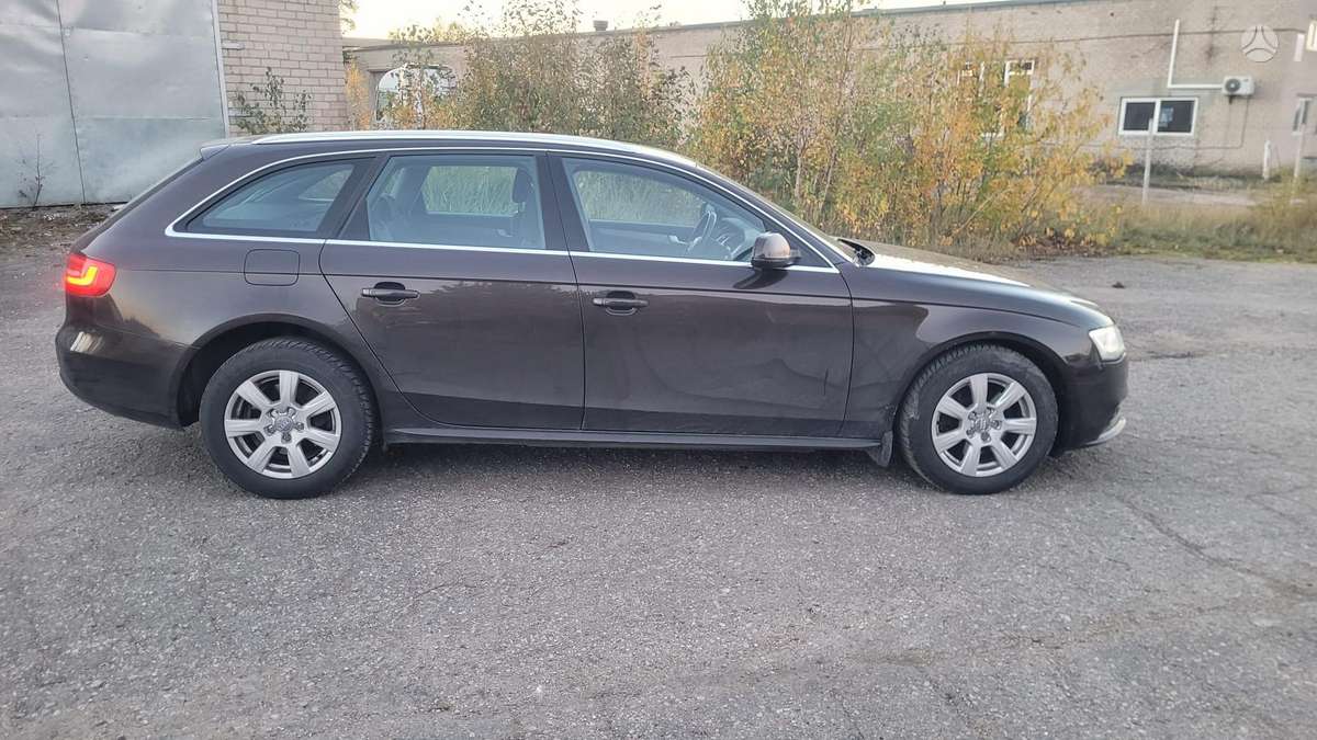 Audi A4 2013 — двигун 2000 cm³, 177 HP (130kW)