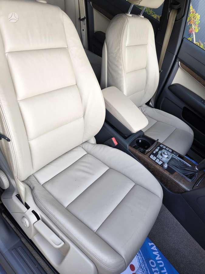 Audi A6 2009 — photo 16