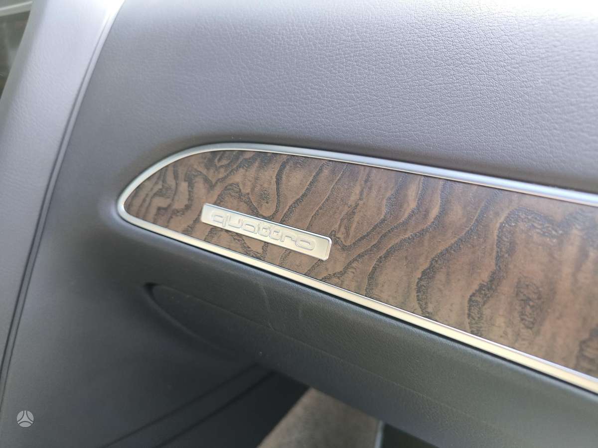 Audi A6 2009 — photo 31