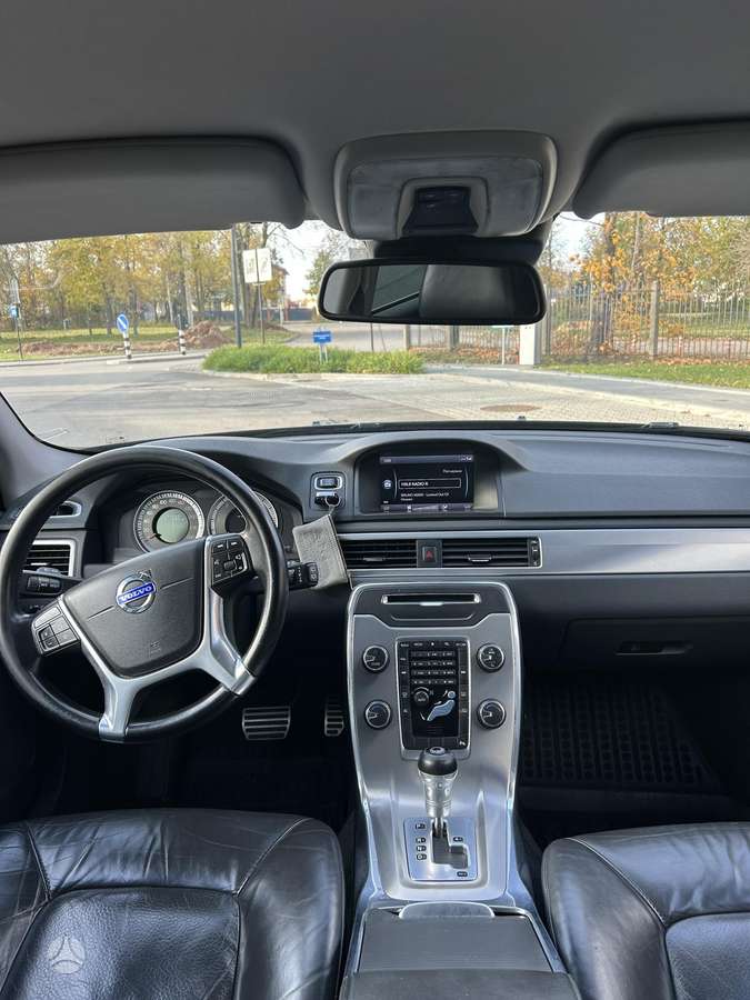 Volvo V70 2013 — photo 14