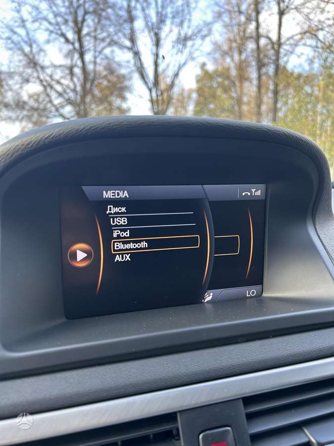 Volvo V70 2013 — photo 16