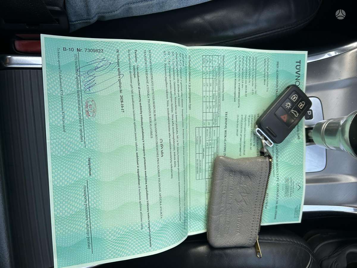 Volvo V70 2013 — photo 17