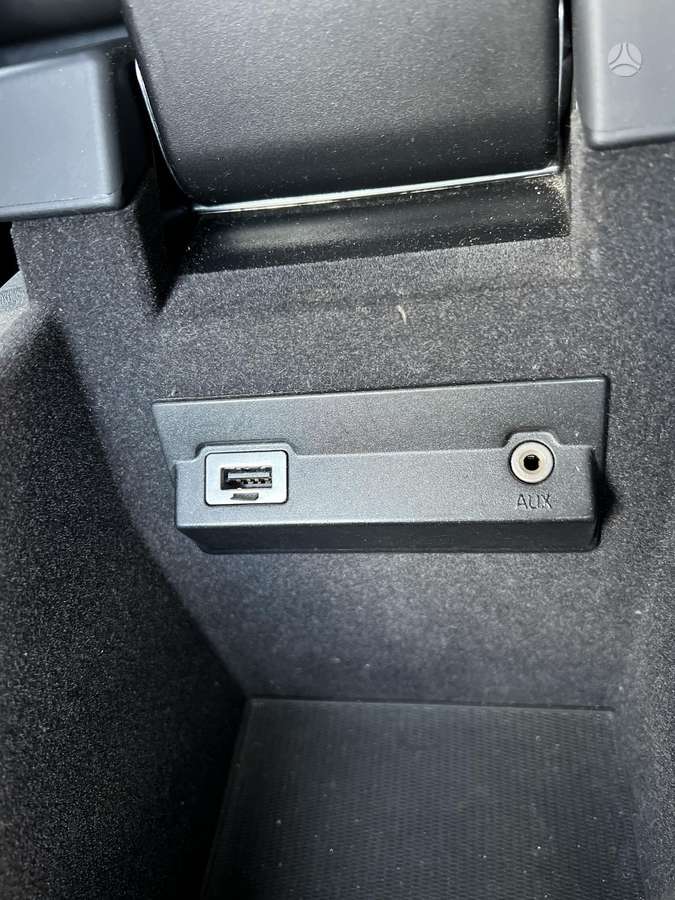 Volvo V70 2013 — photo 18