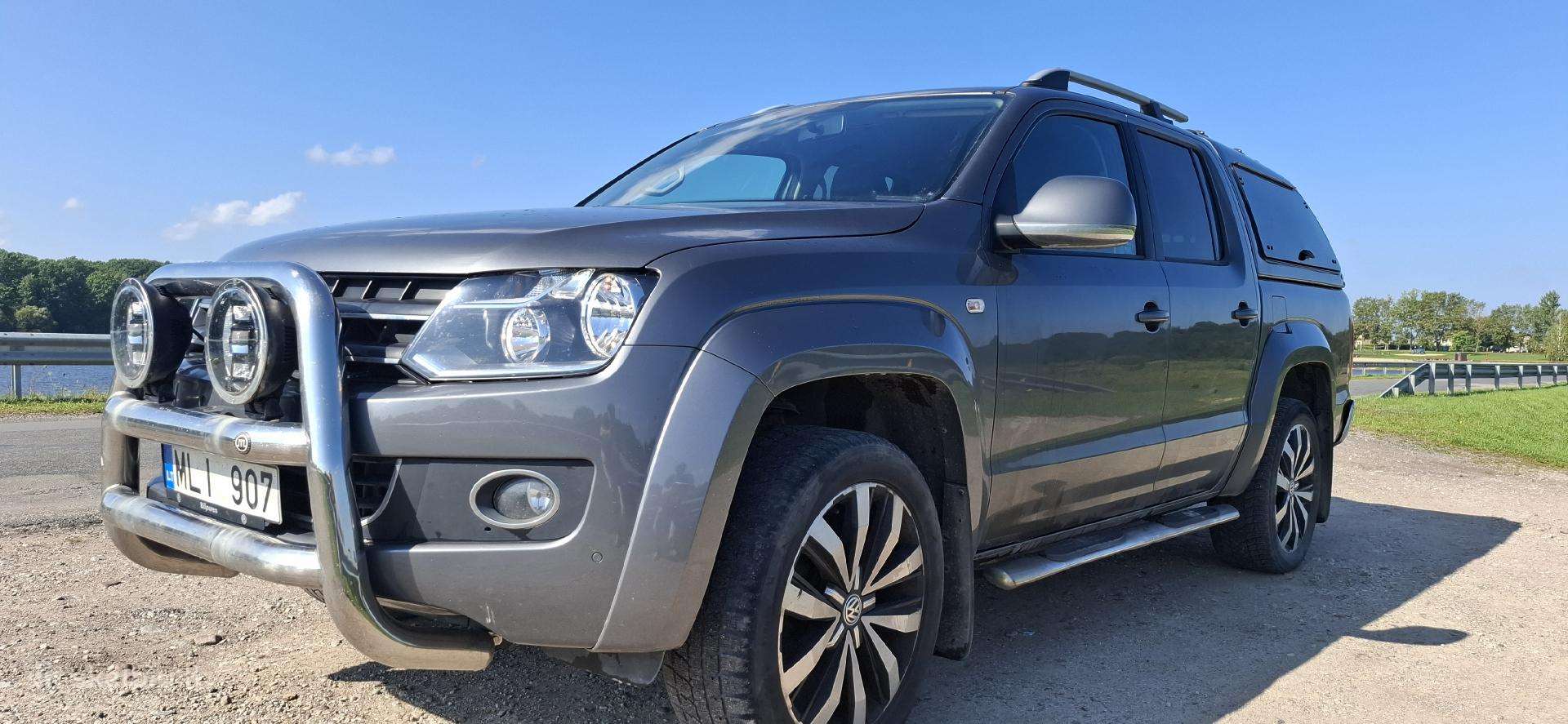 Volkswagen Amarok 2013 — rear view