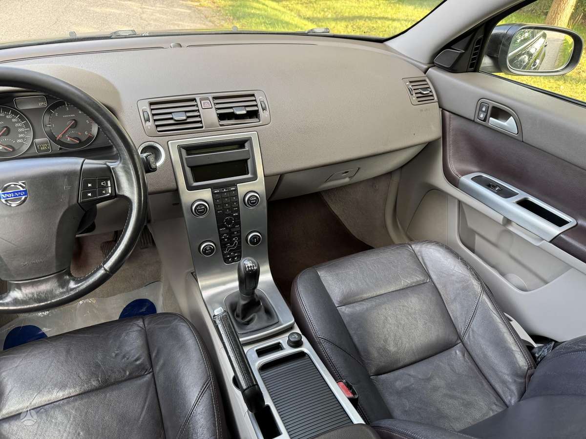 Volvo V50 2008 — photo 24