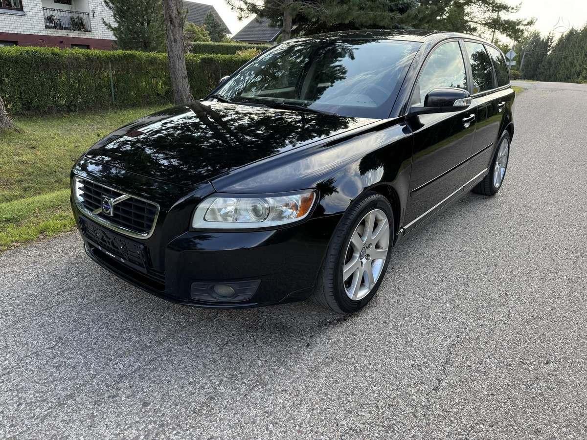 Volvo V50 2008 — engine 2400 cm³, 179 HP (132kW)
