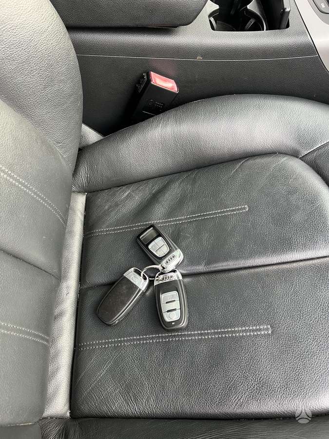 Audi A6 2012 — photo 17