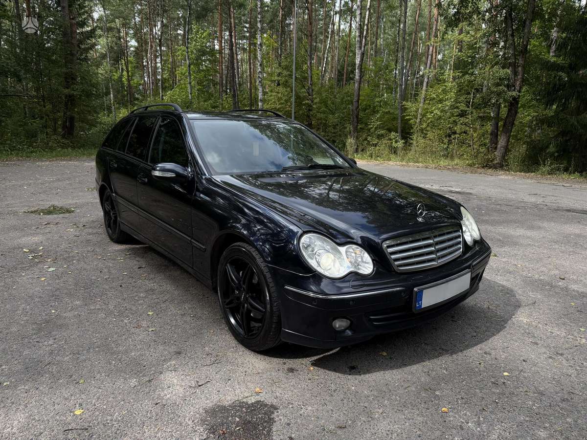 Mercedes-Benz C220 2006 — interior