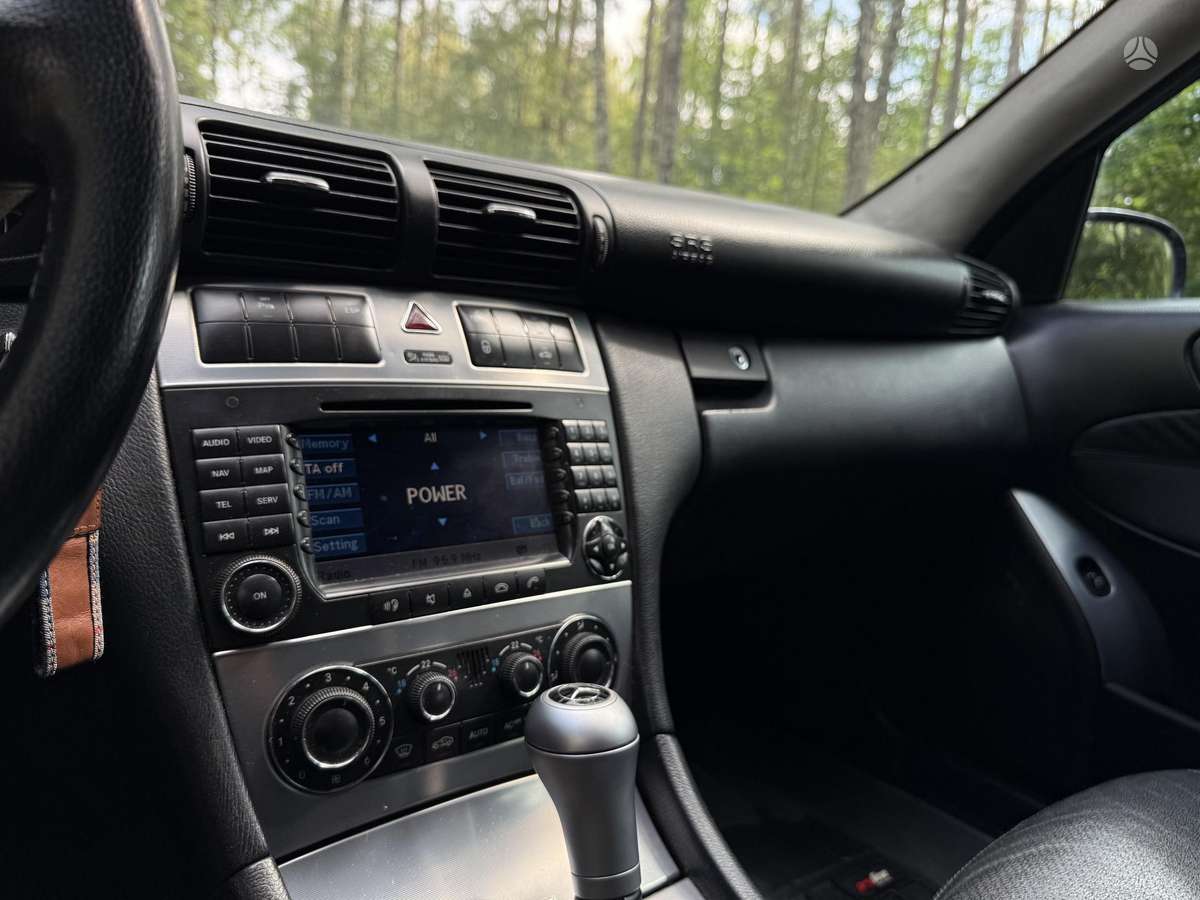 Mercedes-Benz C220 2006 — photo 9
