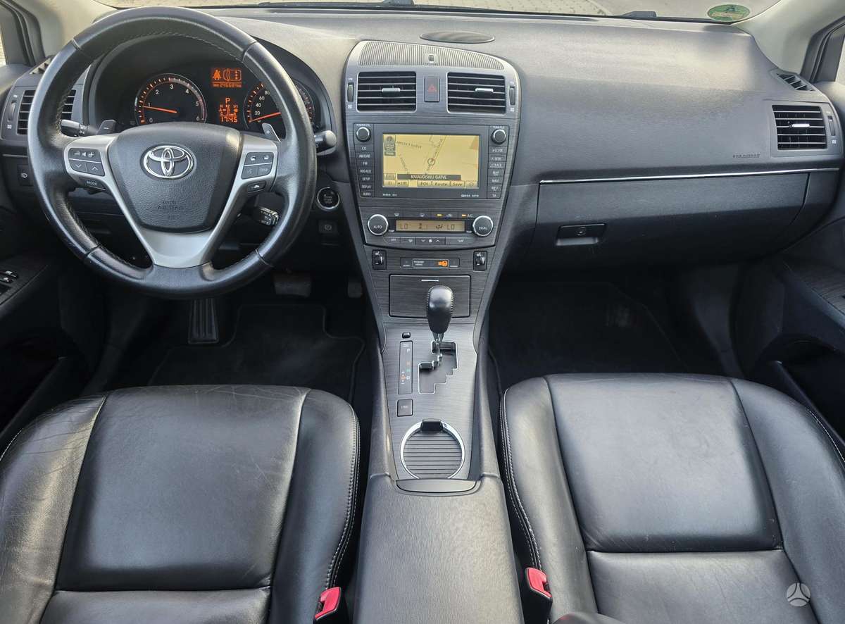 Toyota Avensis 2009 — photo 10