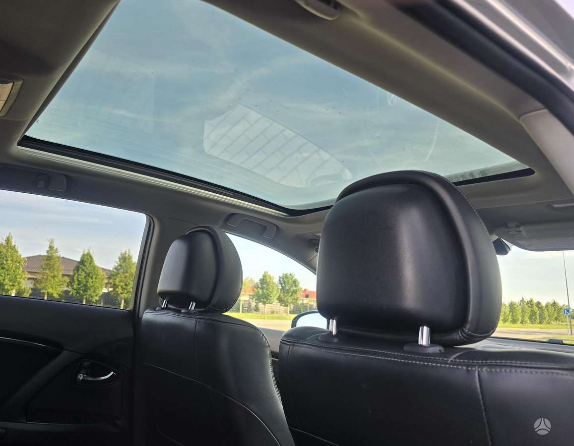 Toyota Avensis 2009 — photo 14