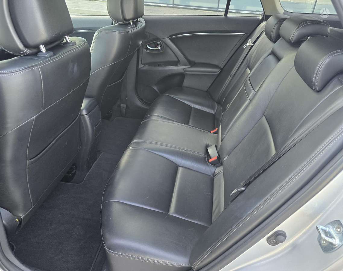 Toyota Avensis 2009 — photo 15