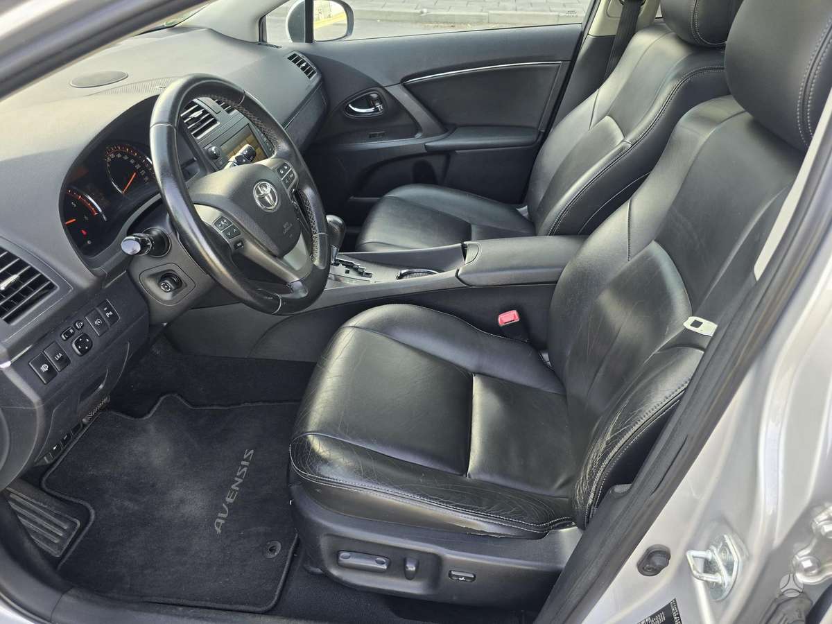 Toyota Avensis 2009 — photo 16