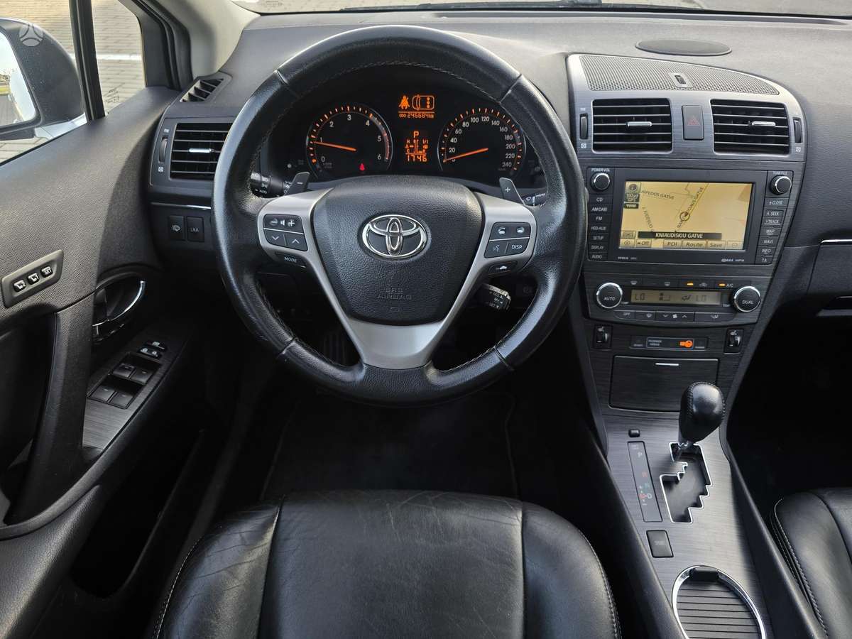 Toyota Avensis 2009 — photo 17