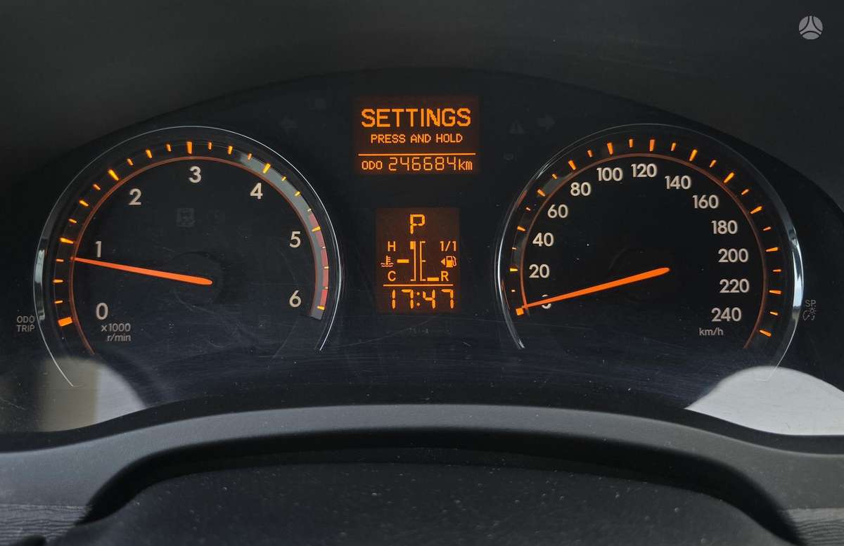 Toyota Avensis 2009 — photo 19
