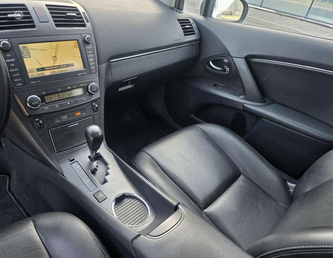 Toyota Avensis 2009 — photo 21