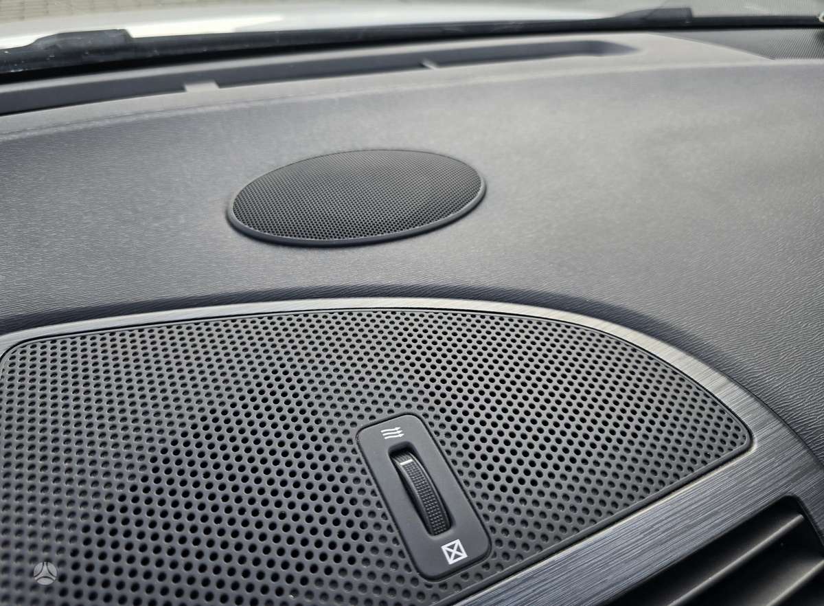 Toyota Avensis 2009 — photo 29