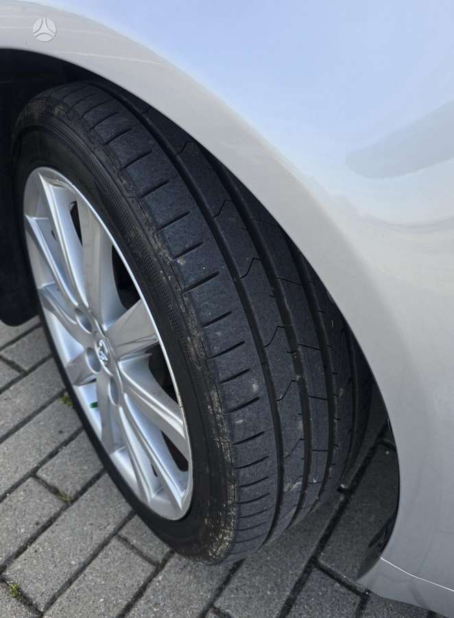 Toyota Avensis 2009 — photo 35