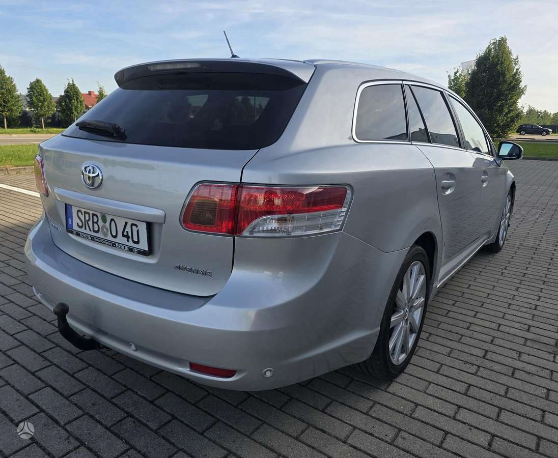 Toyota Avensis 2009 — photo 5
