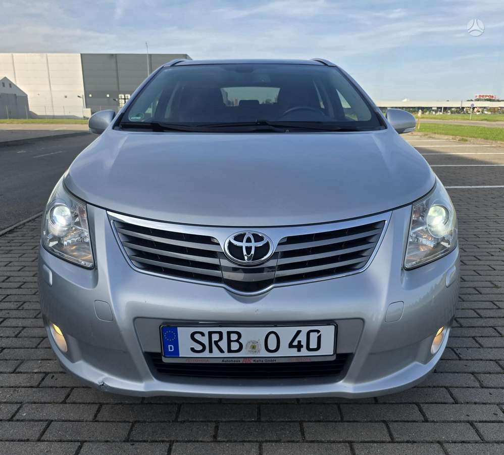Toyota Avensis 2009 — photo 8