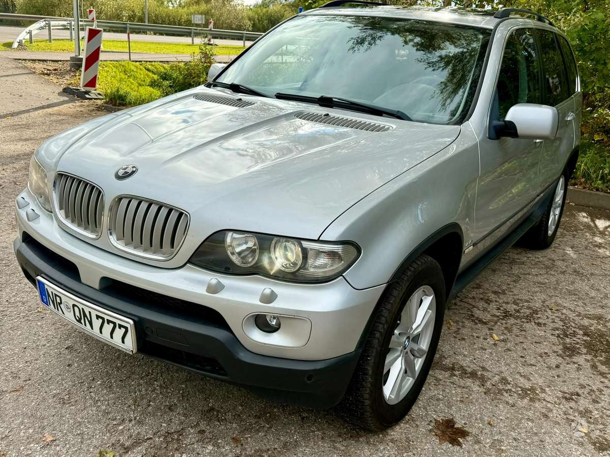 BMW X5 2005 — rear view