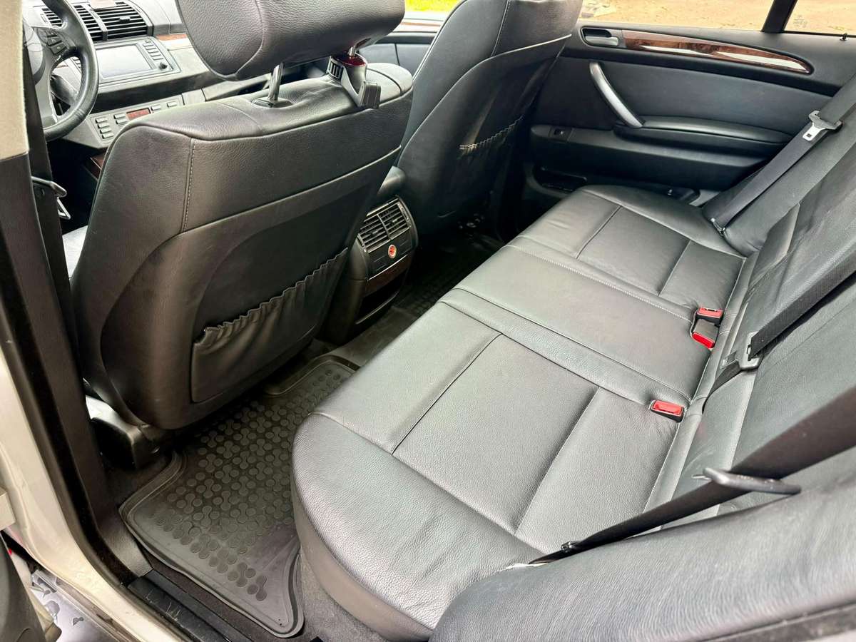 BMW X5 2005 — photo 22