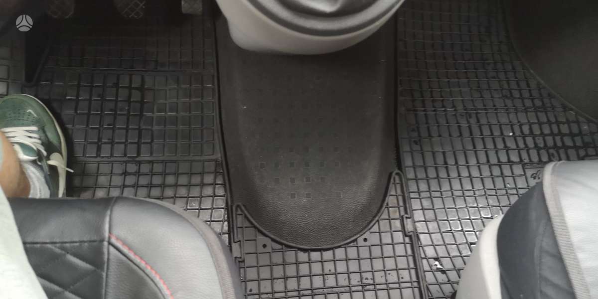 Volkswagen Transporter 2007 — photo 11
